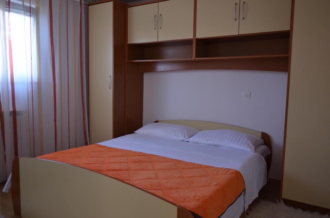 Apartments Tomas Betina  Bagian luar foto